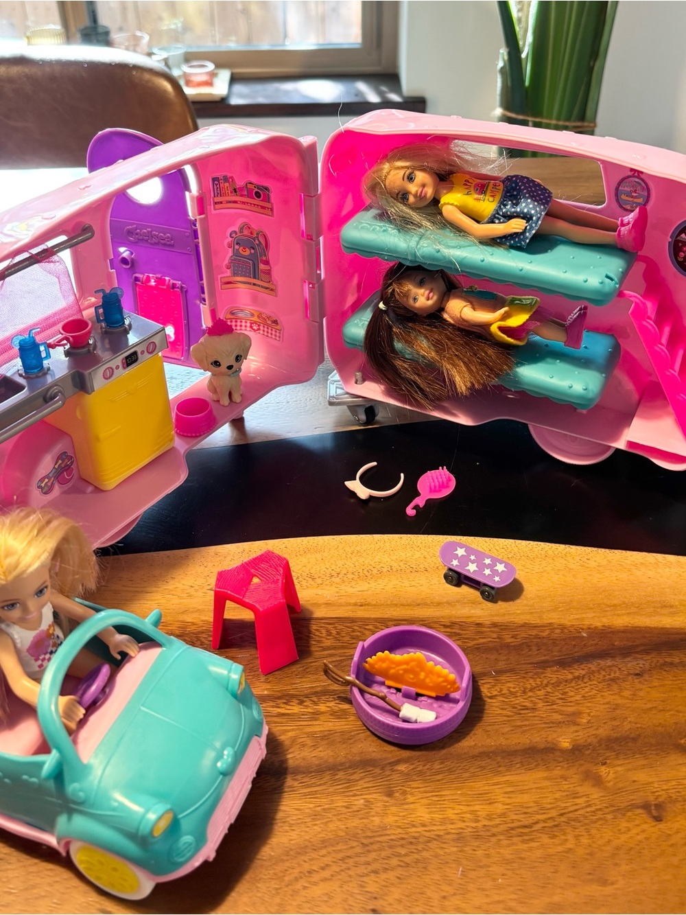 Mattel Chelsea Camper/Car/3 Dolls/Accessories